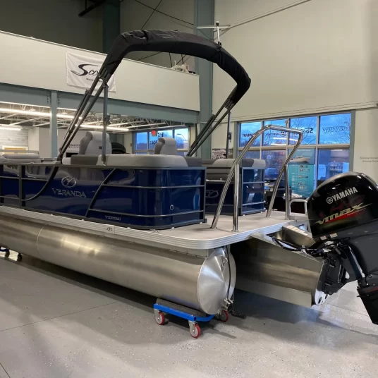 Veranda Pontoon